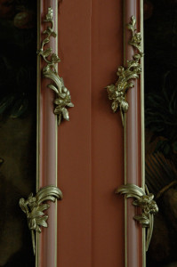 Decorative picture frame in an 18th C style