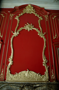 Chinoiserie decorative mirror detail, cast in polyurethane and finished in gold paint